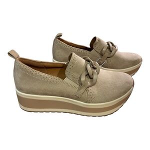 Women's Beige Platform Loafers - New, Mad Love Women’s size 8